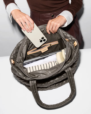 The Medium Metro Tote Deluxe